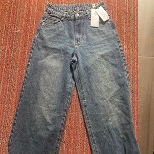 New with tags Dazy  jeans from SHEIN . Women’s size medium. New, tags  unused
